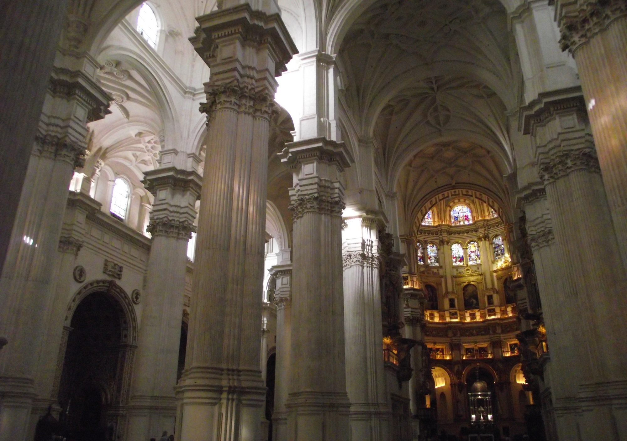 reservar visitas visitar tour guiado a la Catedral Capilla Real y Alcaicería de Granada